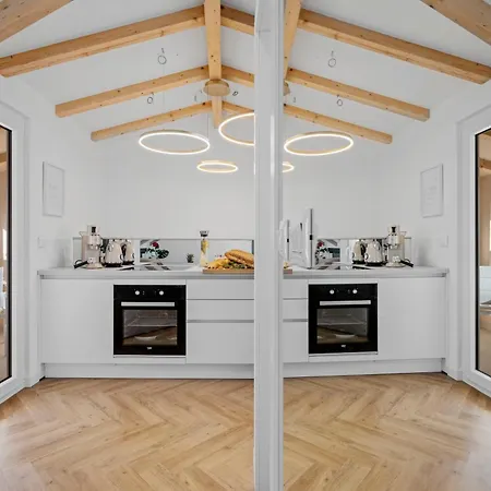 Апартаменты Pearl Of Croatia 4 Sterne Трогир